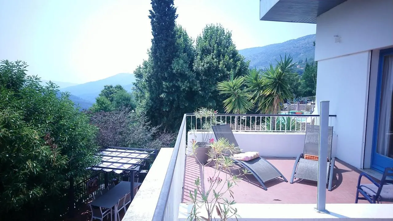 Le Domaine De La Feuilleraie Bed & Breakfast Coaraze 0*,  France